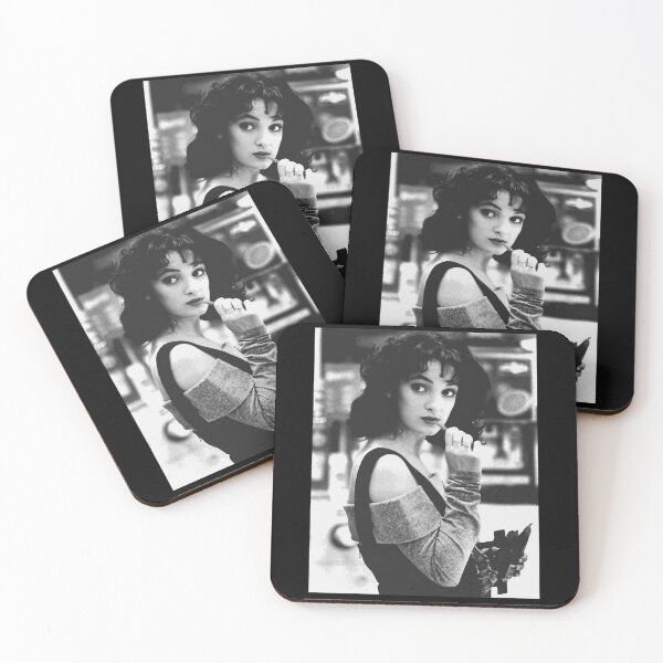 Aperçu de l'œuvre Black Heathers - Winona Ryder Classic créée et vendue par Coleman1988.