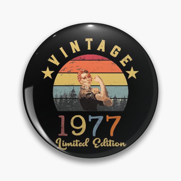 Aperçu de l'œuvre Cadeaux rétro vintage 1977 44e anniversaire pour femmes créée et vendue par kimart18.