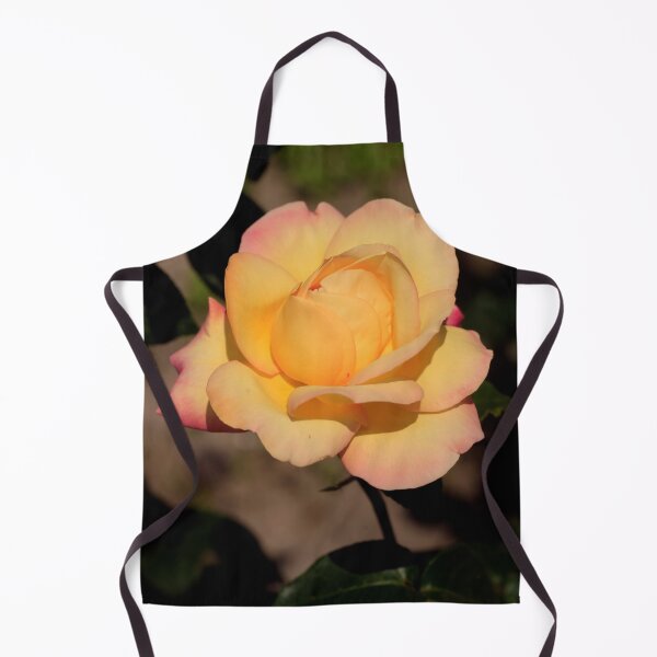 Artikelvorschau, Gelbe Rose auf Naturhintergrund entworfen und verkauft von olena2552.
