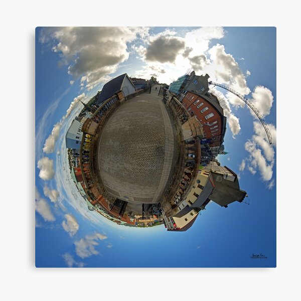 City Walls of Derry at Ferryquay Gate Canvas Print