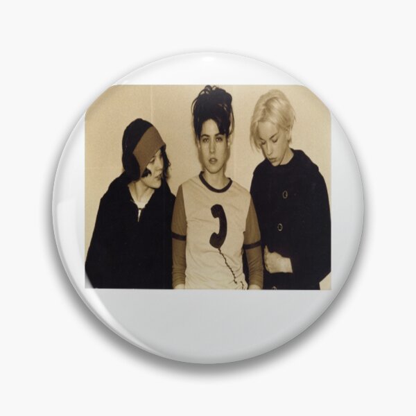Artikelvorschau, Bikini Kill T-ShirtBikini Kill entworfen und verkauft von Bikiniday.