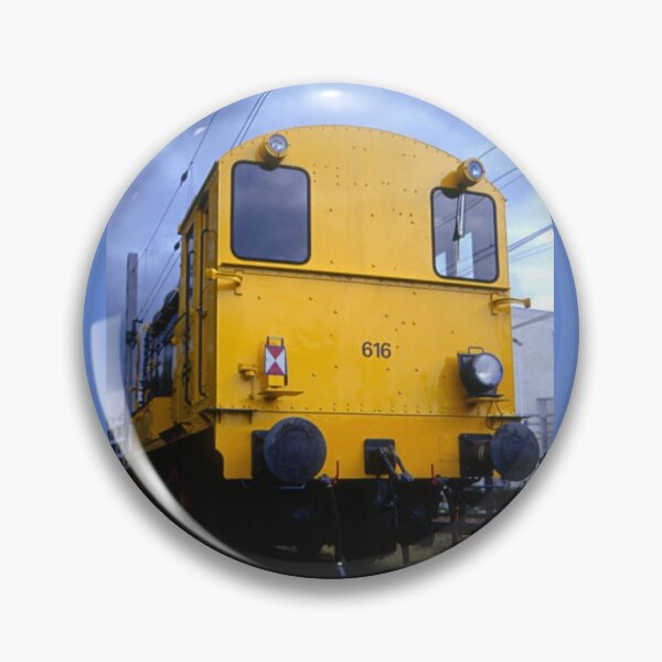 Artikelvorschau, The yellow locomotive entworfen und verkauft von steppeland.