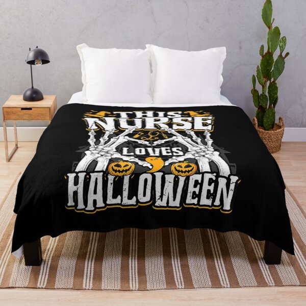 Artikelvorschau, Diese Krankenschwester liebt Halloween Krankenschwester Geschenk entworfen und verkauft von janyceestuo.