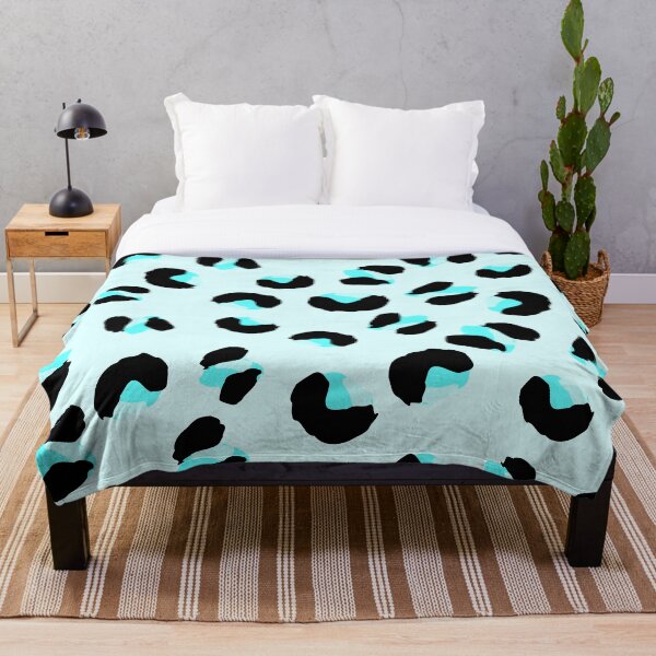 Artikelvorschau, Modern Wild Animal Print Inspired Pattern Style entworfen und verkauft von TeeColony.