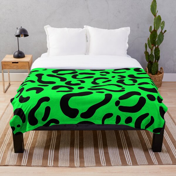 Artikelvorschau, Modern Wild Animal Print Inspired Pattern Style entworfen und verkauft von TeeColony.
