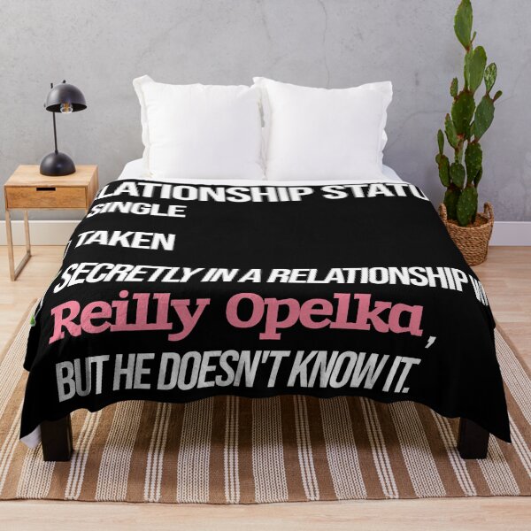 Artikelvorschau, Beziehung zu Reilly Opelka entworfen und verkauft von 2Girls1Shirt.