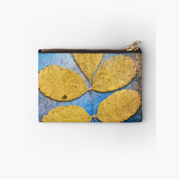 Artikelvorschau, Eschenblätter auf Aquarell - Herbstdesign entworfen und verkauft von John Dewar.