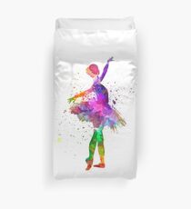 Funda nórdica Bailarina de ballet de mujer joven bailando con tutú