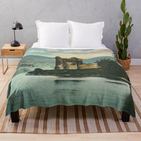 Artikelvorschau, Vintage Illustration von Urquhart Castle am Loch Ness entworfen und verkauft von yourscotland.