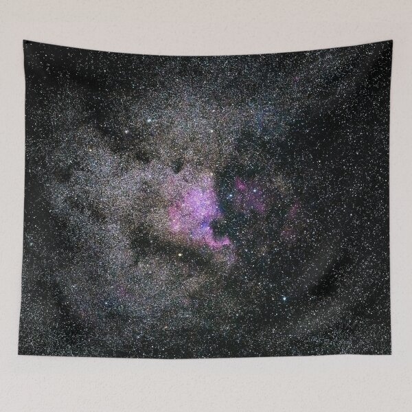 Artikelvorschau, Purple star in Galactic space, Milky way, Aesthetic starry dark cosmos tapestry, trendy home decor art, wall entworfen und verkauft von August-E.
