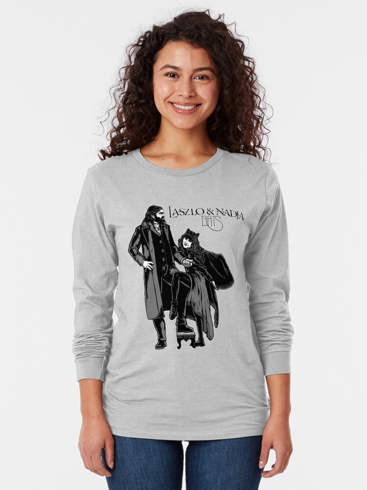 Aperçu 2 sur 5. T-shirt manches longues avec l'œuvre couverture de l'album Laszlo & Nadja créée et vendue par harebrained.