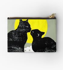 the kiss Studio Pouch