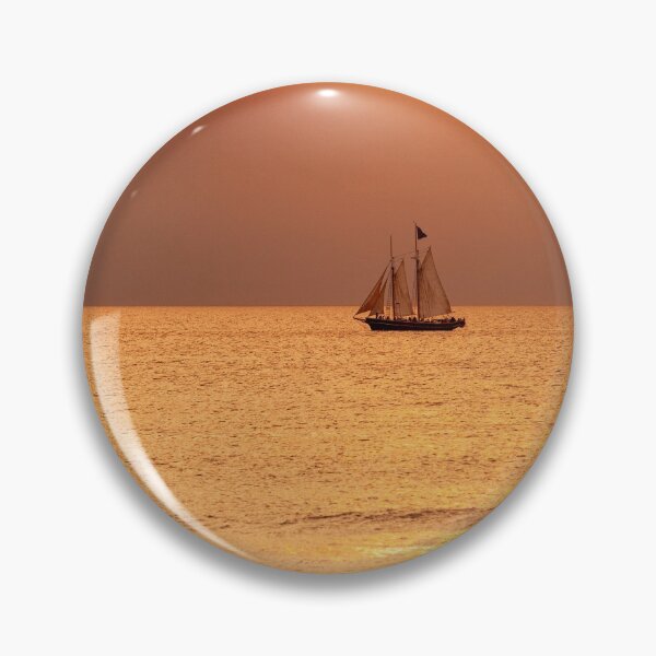 Aperçu de l'œuvre Regarder le Pearl Lugger créée et vendue par scottimage.
