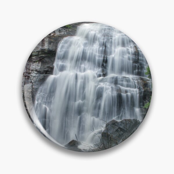 Artikelvorschau, Rainbow Falls im Gorges State Park entworfen und verkauft von Waterfallshiker.