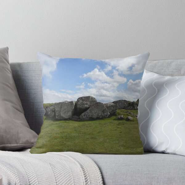 Aperçu de l'œuvre Hilltop Rocks near Callanish, Outer Hebrides, Scotland créée et vendue par MidnightMelody.