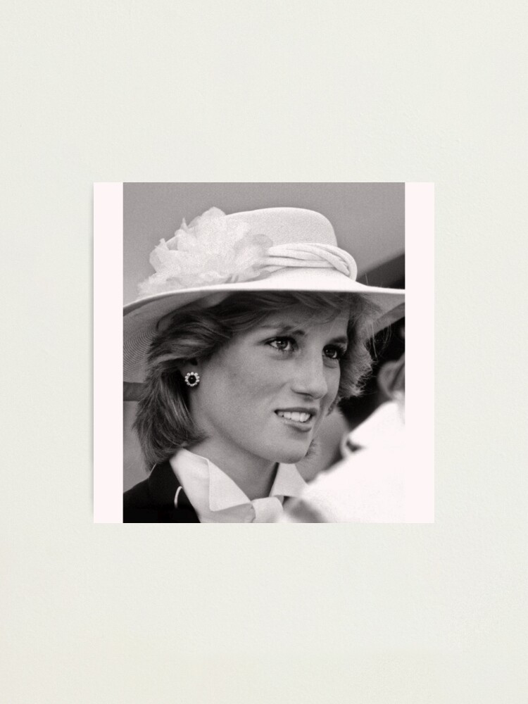 【J17732】DIANA A PORTRAIT 4x6 Princess Diana PHOTO Stunning Portrait Print Princess of