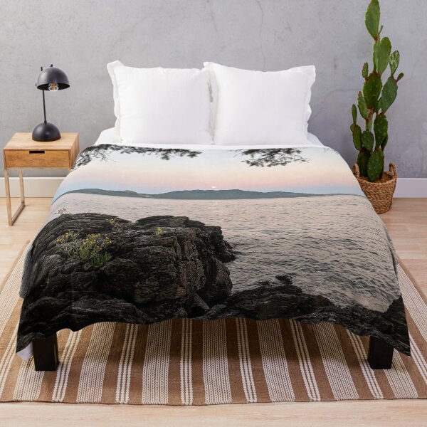 Artikelvorschau, Mondaufgang über den San Juan Islands entworfen und verkauft von SeaChangeDesign.