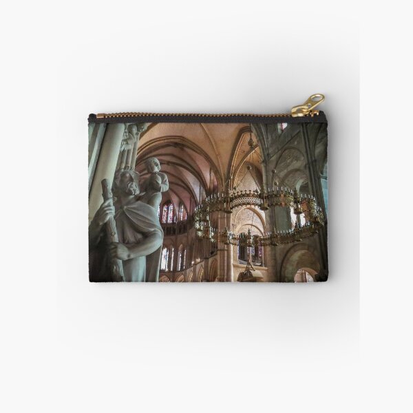 Artikelvorschau, Die Krone in der Basilika Saint-Remi in Reims, Frankreich entworfen und verkauft von Ann Biddlecombe.