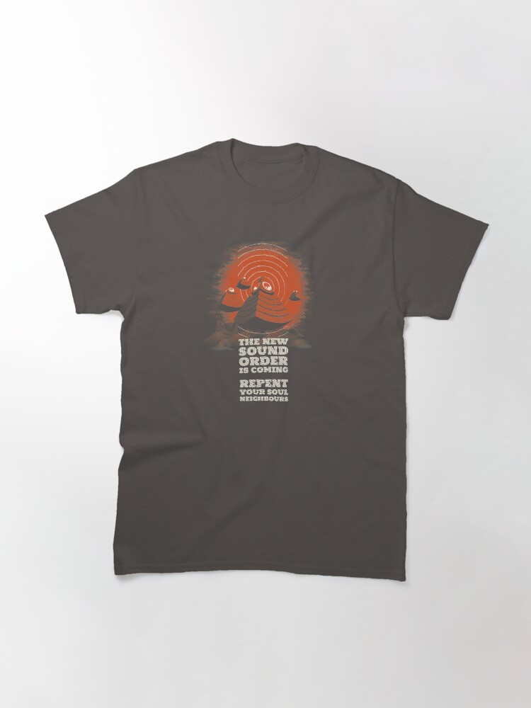 Aperçu 3 sur 7. T-shirt classique avec l'œuvre Almighty Sound créée et vendue par MC-aka-Panurge.