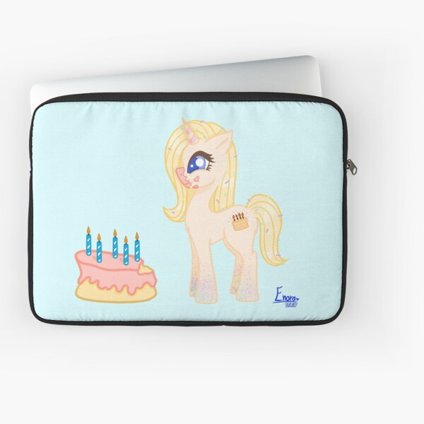 Aperçu de l'œuvre Poney avec gâteau d’anniversaire  créée et vendue par EnoraLoveDaisy.