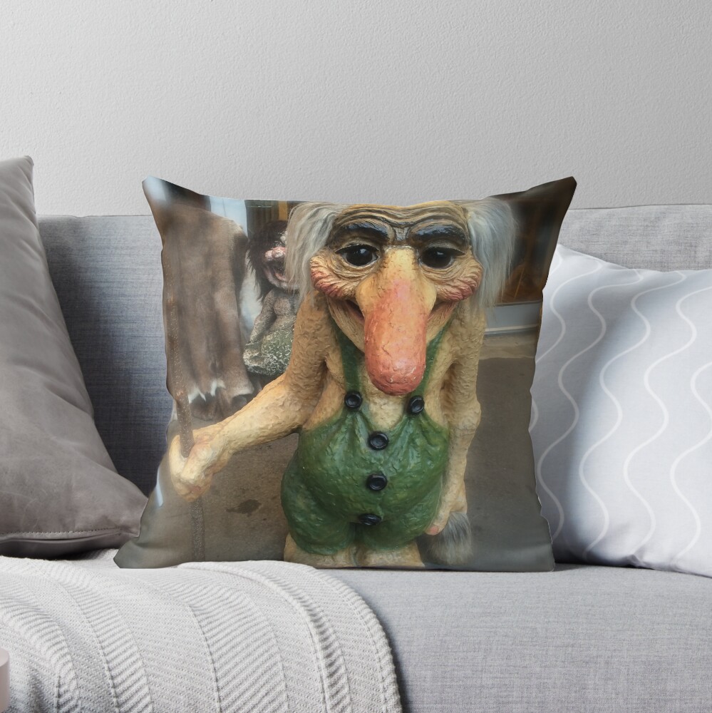 https://ih1.redbubble.net/image.251015589.6746/throwpillow,small,1000x-bg,f8f8f8-c,0,200,1000,1000.u2.jpg