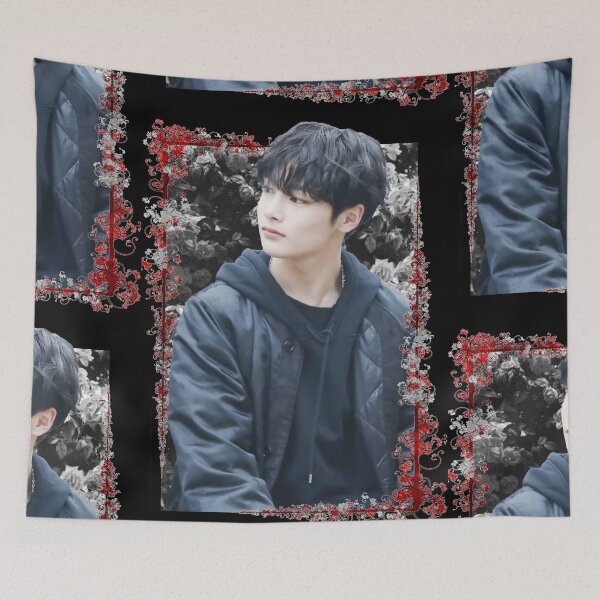 Artikelvorschau, Yang Jeongin Stray Kids I.N Koreanisches Kpop Blumenmuster entworfen und verkauft von Piosenka Art.