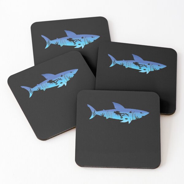 Aperçu de l'œuvre Great White Shark Diving Outfit Gift For Diver Women Men créée et vendue par Liefke12441.