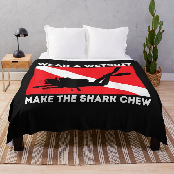 Artikelvorschau, Wear A Wetsuit Make The Shark Chew - Scuba Diving & Diver entworfen und verkauft von Liefke12441.