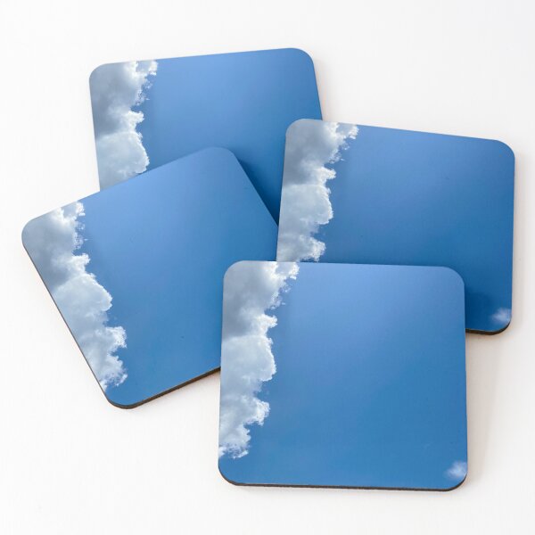 Artikelvorschau, Weiße Wolken am klaren blauen Himmel entworfen und verkauft von Sinemathk.