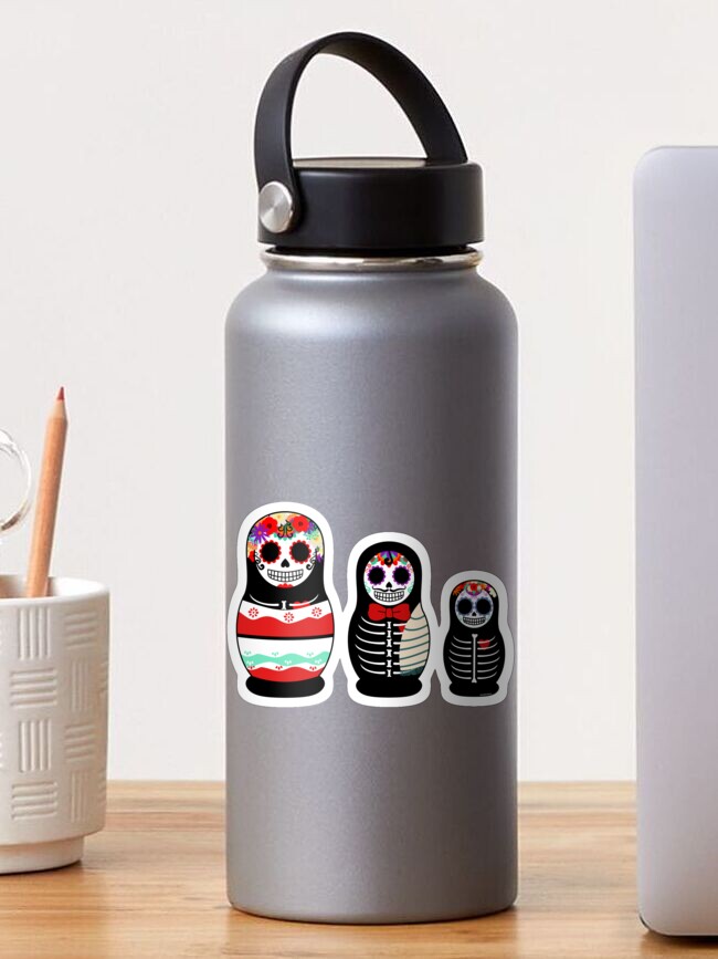 Daisy black pattern Water Bottle by Pendientera