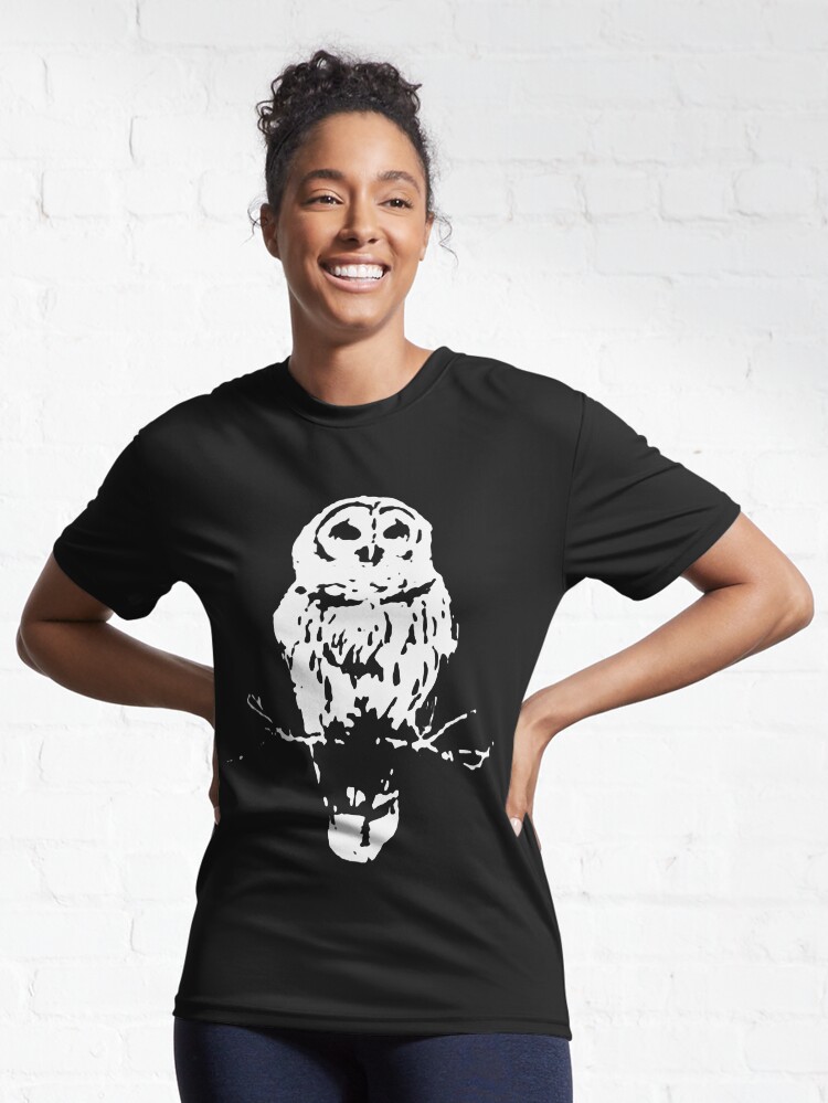 Aperçu 6 sur 7. T-shirt respirant avec l'œuvre OwlGrey vêtements bio bambou oiseau chouette Art chouette Illustration chouette impression femmes mystique chouette science créée et vendue par AdisonKelP.