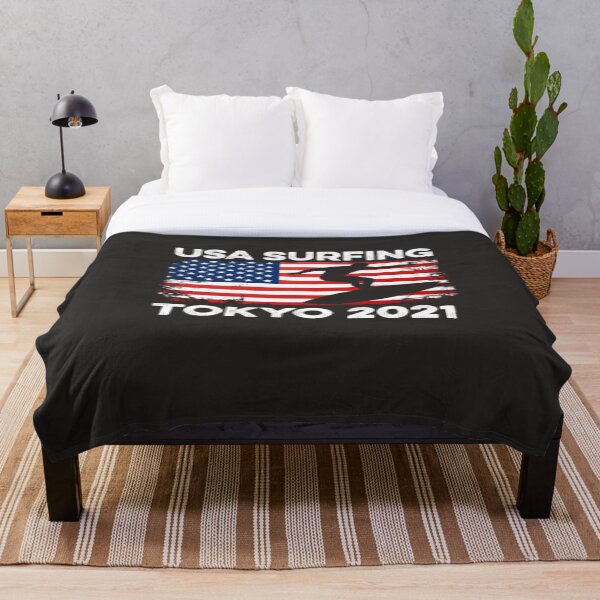 Artikelvorschau, Surfen Tokio 2021 Sommersportspiele USA Team mit amerikanischer Flagge entworfen und verkauft von gkao.