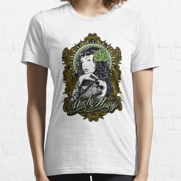 gelbe Version von Onkel Henrys. Essential T-Shirt