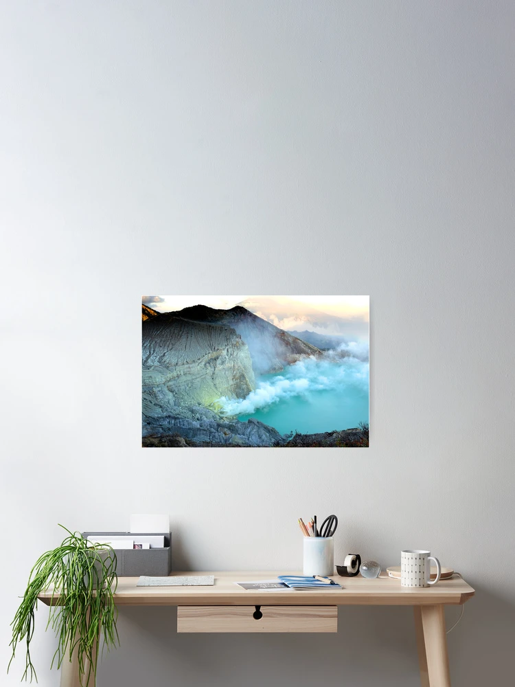 Aperçu 2 sur 3. Poster avec l'œuvre Volcan Java créée et vendue par LukeConroyPhoto.