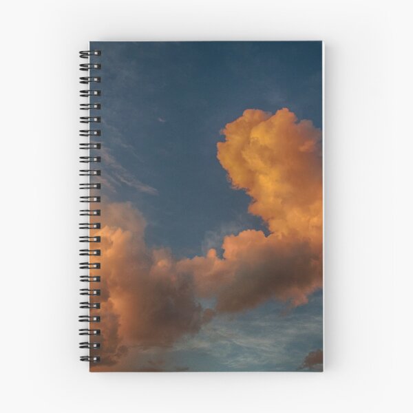 Aperçu de l'œuvre Nuages oranges hdr vibrants colorés au coucher du soleil créée et vendue par Stephen Orsillo.