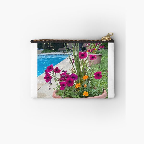 Artikelvorschau, Blumen am Pool entworfen und verkauft von Mamamorris6.