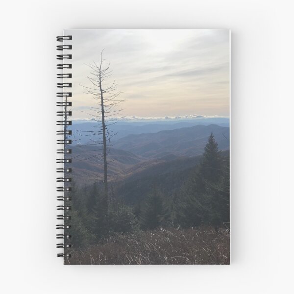 Artikelvorschau, Blue Ridge Mountains im Herbst entworfen und verkauft von simplife22.