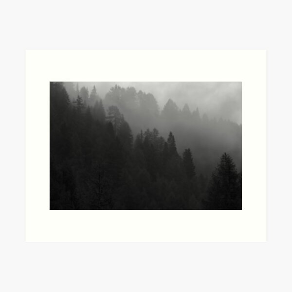 Aperçu de l'œuvre Dolomites in Fog créée et vendue par nbrandsberg.