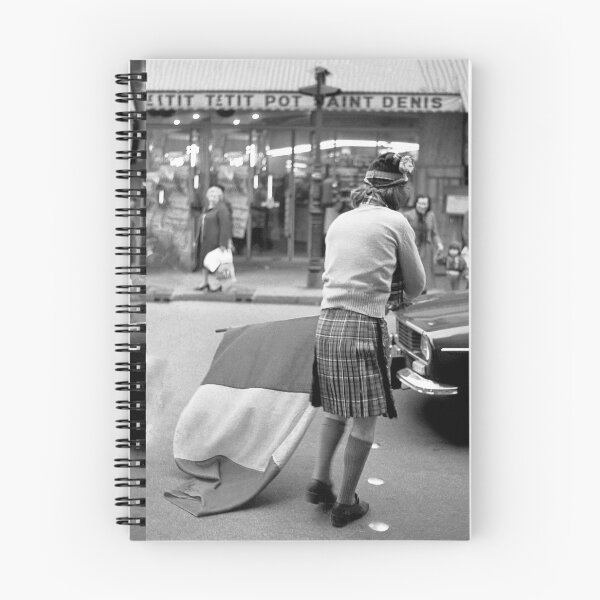 Item preview, r2954/ Retour vers le Passé ! Les Gens de Paris : les Ecossais sont là (2) Konica T3: Vivitar Série 1:70.210 hp5 400 iso Okaio Créations Olavia & Olao 1975 designed and sold by o.okaïo.