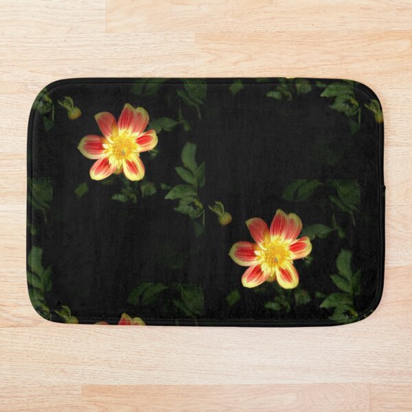 Dahlia with Bee Bath Mat