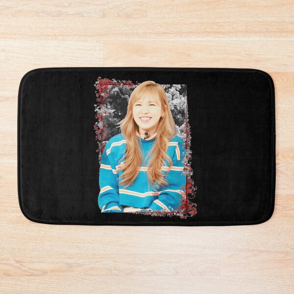 Artikelvorschau, Shon Seungwan Roter Samt Wendy Korean Kpop Blumenmuster entworfen und verkauft von Piosenka Art.