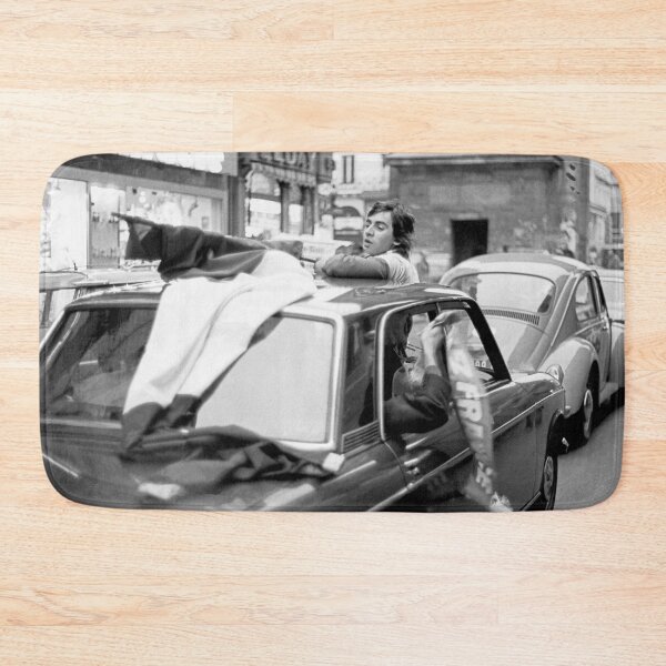 Item preview, r2956/ Retour vers le Passé ! Les Gens de Paris : Les Supporters Français sont là (4 Konica T3: Vivitar Série 1:70.210 hp5 400 iso Okaio Créations Olavia & Olao 1975 designed and sold by o.okaïo.