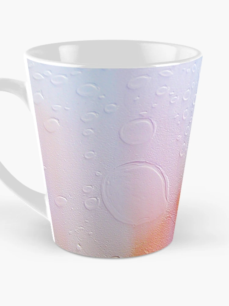 Aperçu 3 sur 4. Mug à café avec l'œuvre EXODE créée et vendue par Peter Stratton.