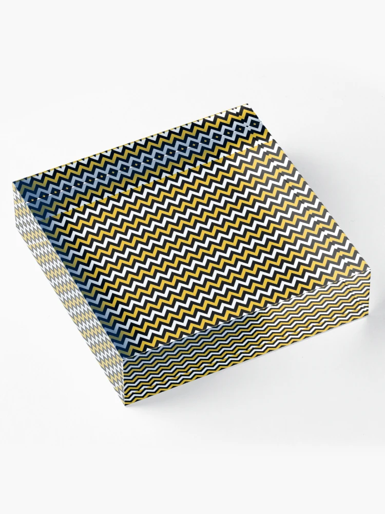 Imagen 4 de 5, Bloque acrílico con la obra (Bee pattern), diseñada y vendida por Patternsonly.
