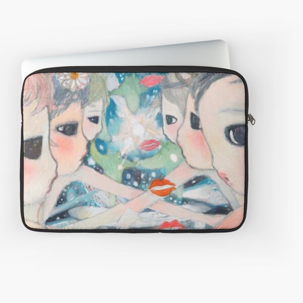 Beautiful Kiss Laptop Sleeve