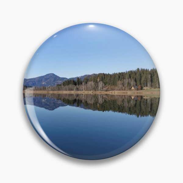 Artikelvorschau, Perfekte Spiegelungen in einem Bergsee entworfen und verkauft von rhombusmoewe865.