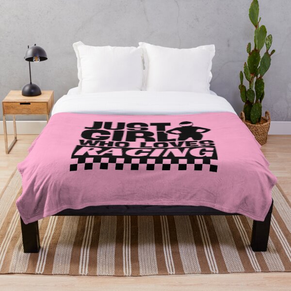 Artikelvorschau, Nur ein Mädchen, das Racing Shirt, Racing Life T-Shirt, lustiges Autorennen T-Shirt, Racing Lover Geschenk, Racing Lovers Shirt liebt. entworfen und verkauft von Babe3955.