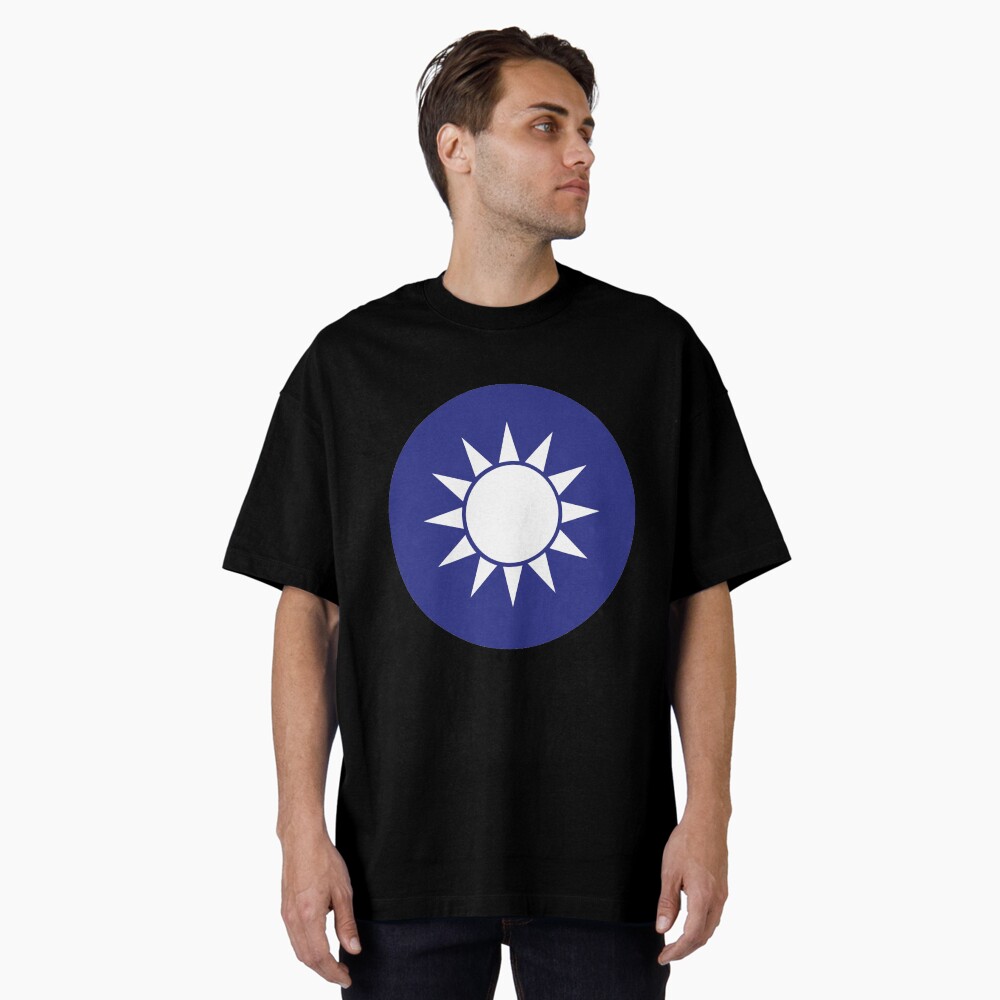 Aperçu de l'œuvre T-shirt oversize créée et vendue par wickedcartoons.