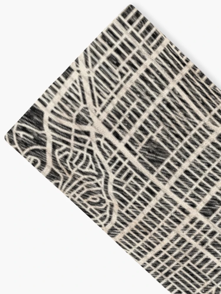 Aperçu 2 sur 5. Chaussettes avec l'œuvre Inglewood map California Ink lines 2 créée et vendue par InkMaps.