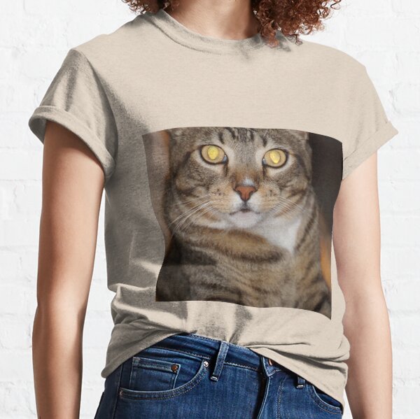 Can't Resist His Beautiful Eyes Classic T-Shirt